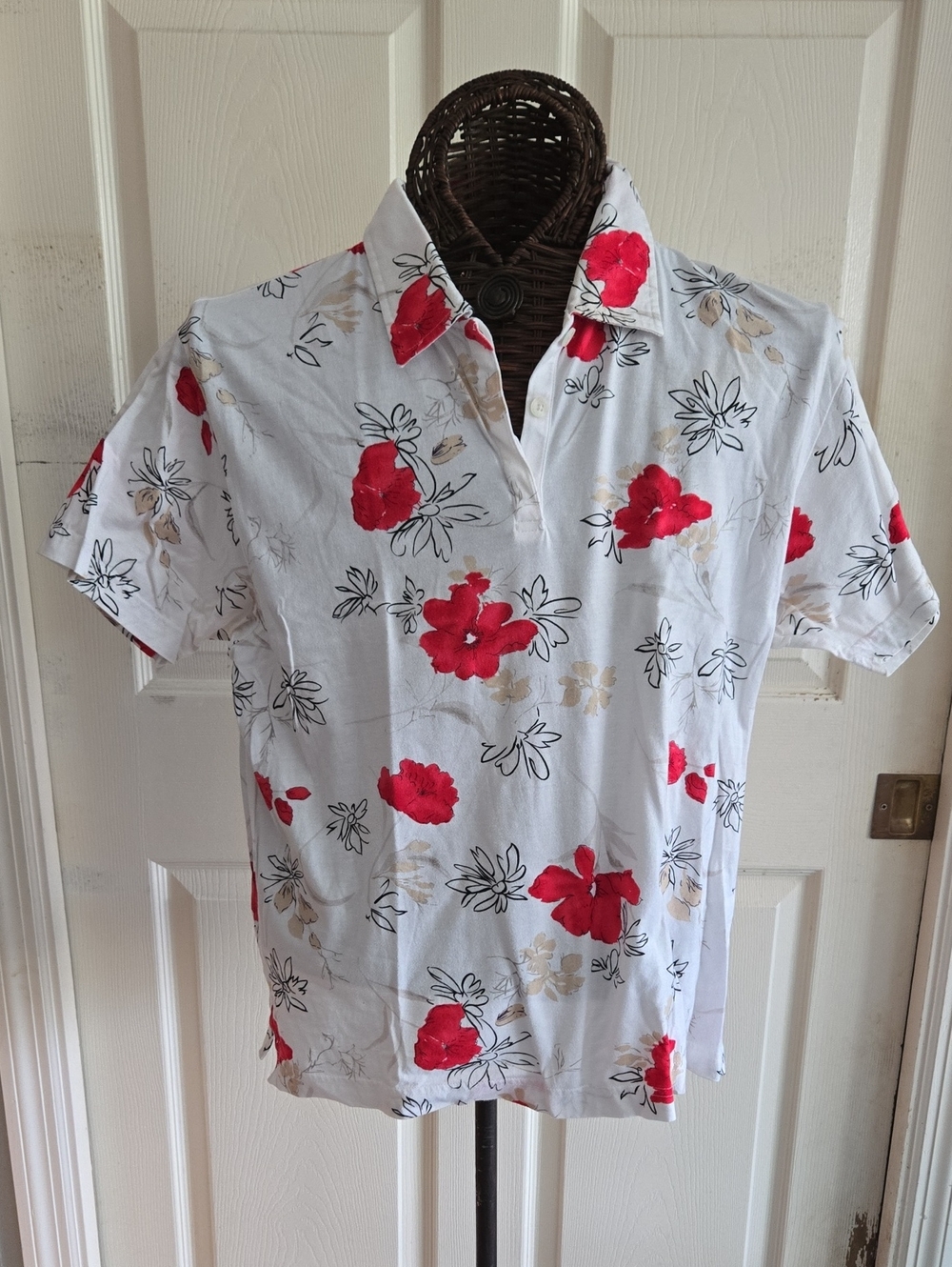Scott Sterling Women's White Floral Short-Sleeve Golf Shirt with Red Blooms